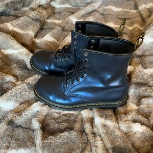 Women’s Dr Marten’s 10